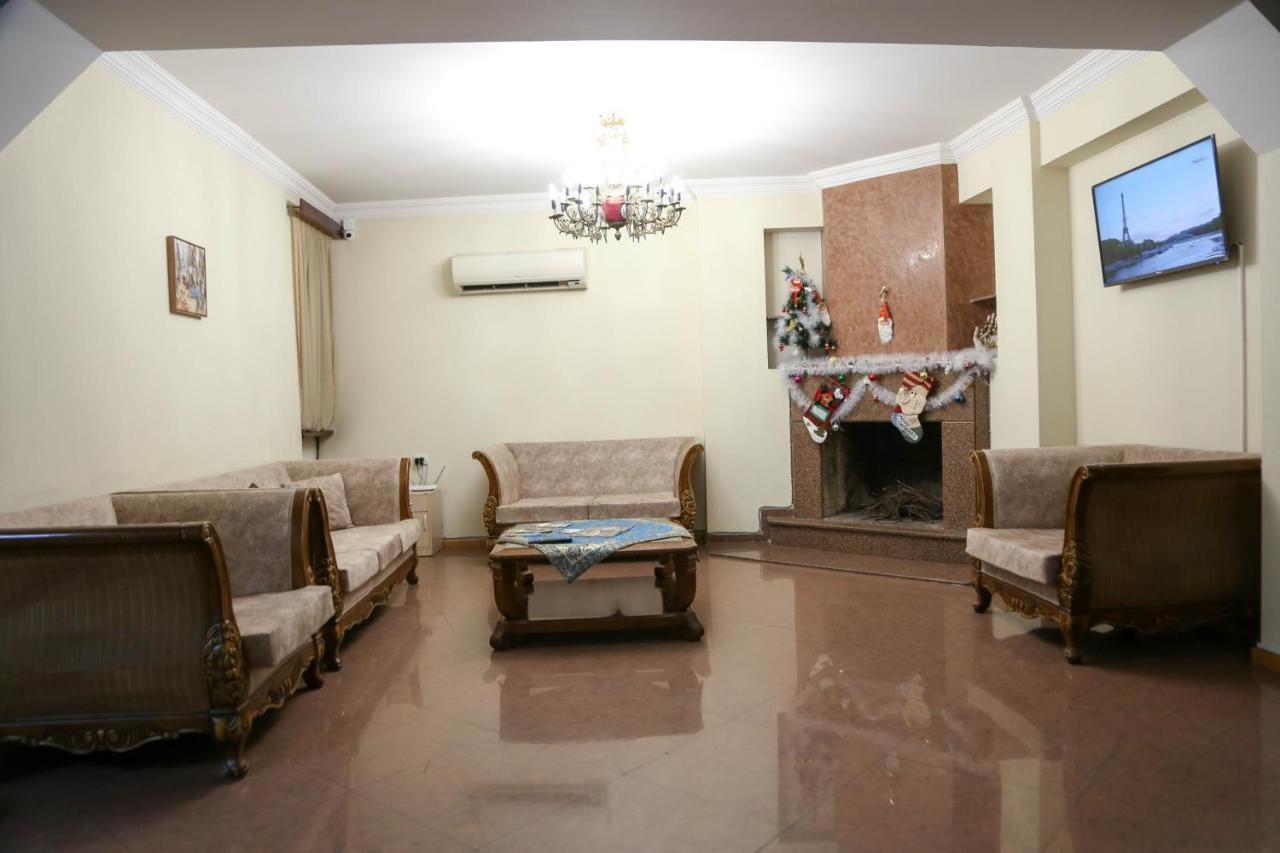 7 Star Bed and Breakfast Τυφλίδα Εξωτερικό φωτογραφία